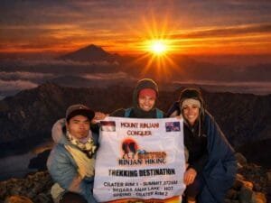 3 days trekking mount rinjani summit 3726m