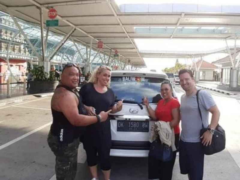 Transport senaru bandara